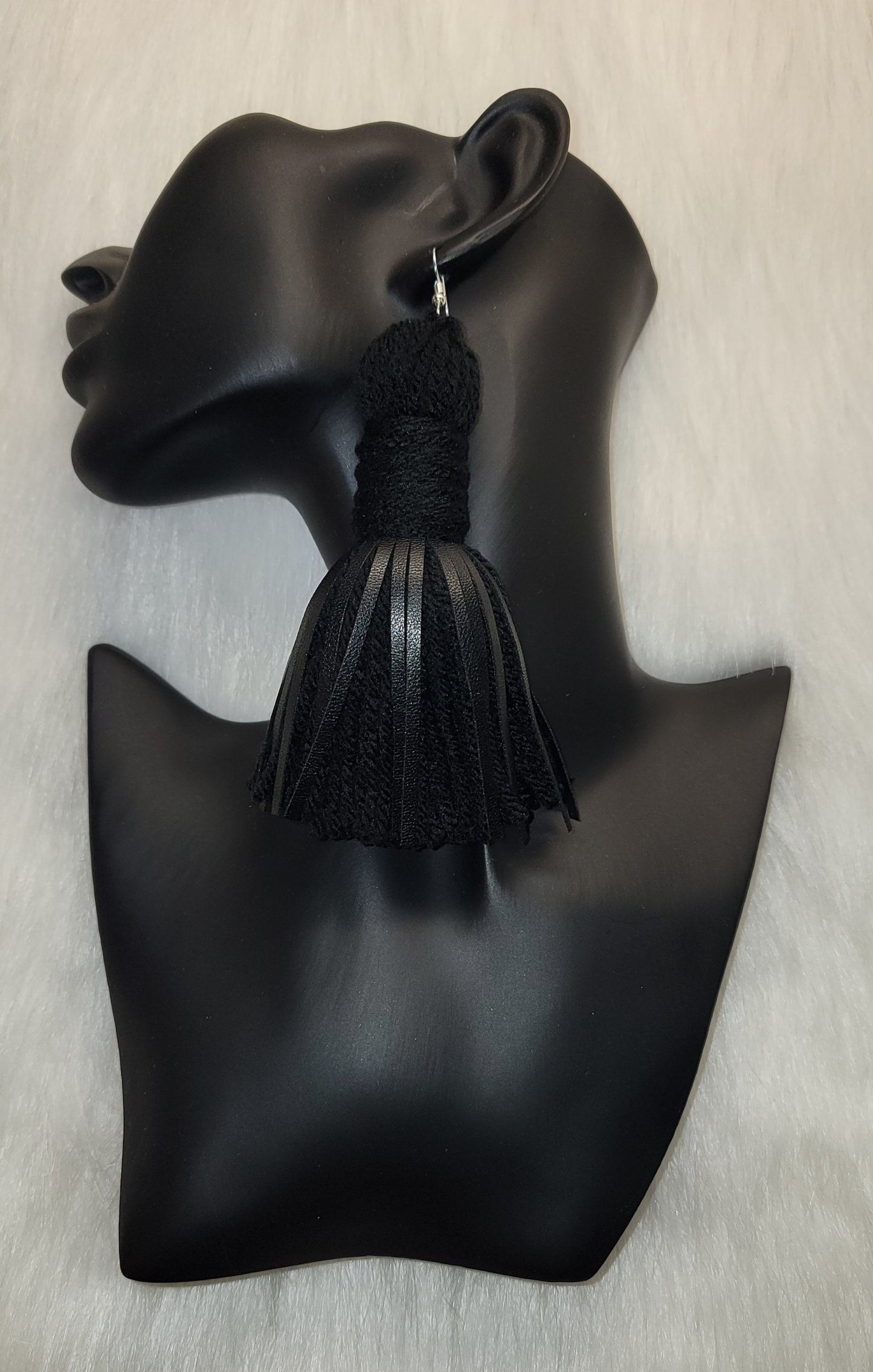❤️Teez Unique & Klassy Leather Tassel Earrings❤️
